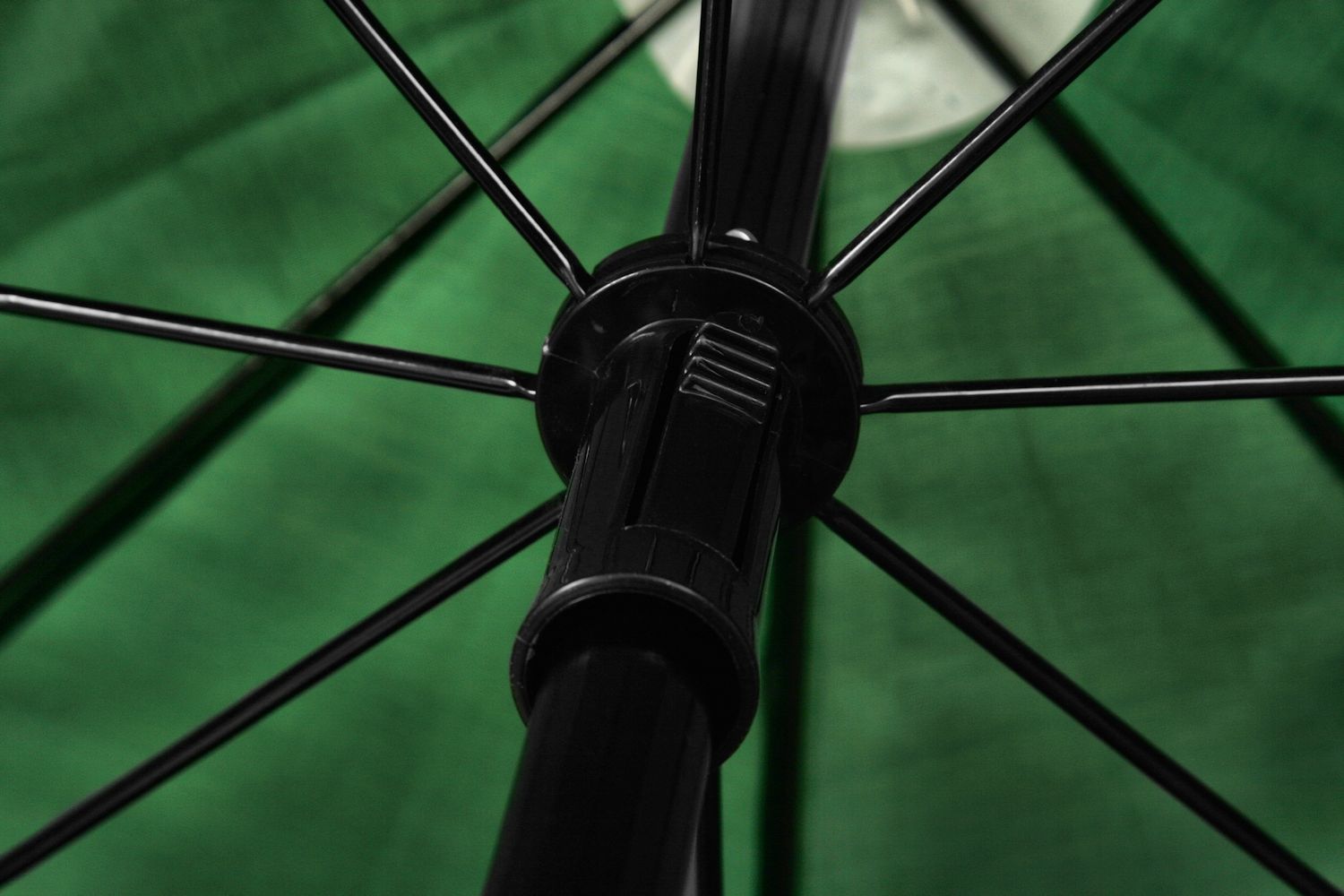 Fishing umbrella, dark green, including bag.