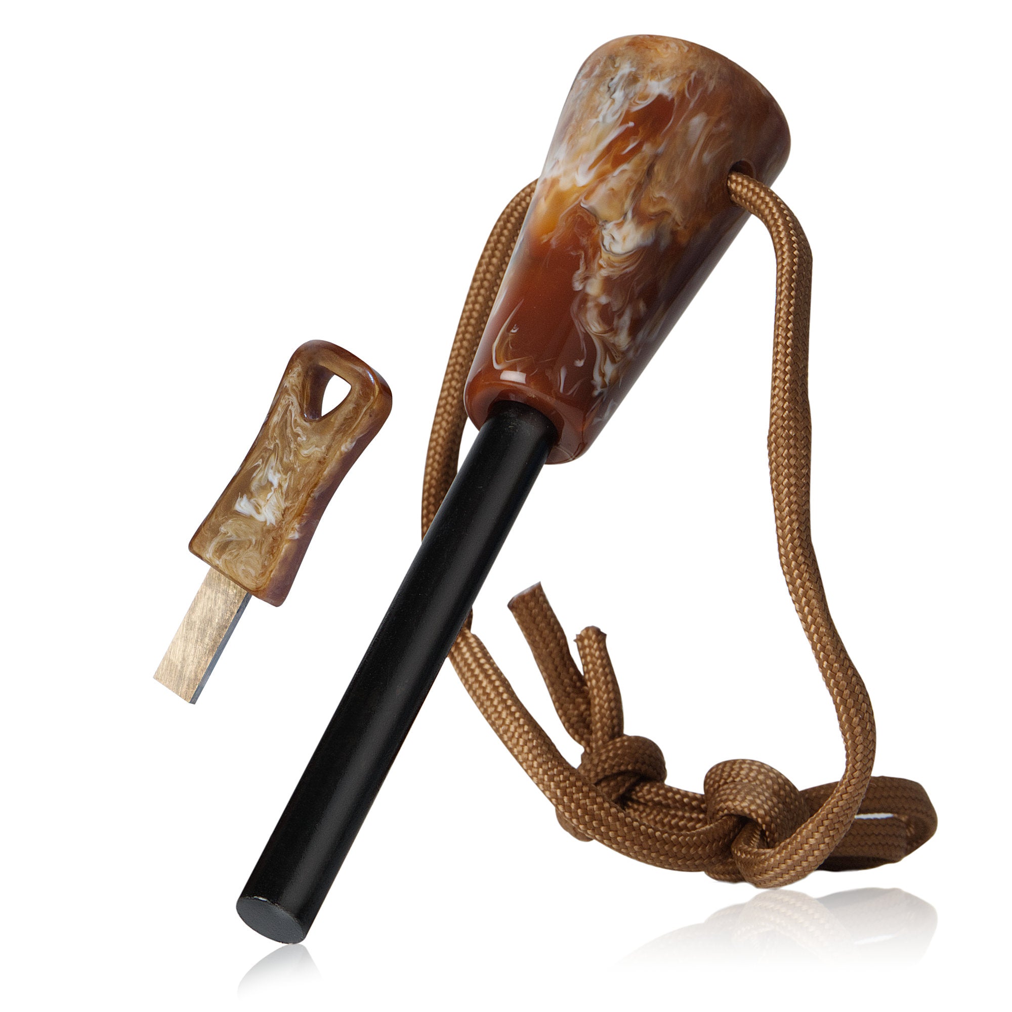 Kit de survie pour allume-feu, comprenant allume-feu, corde en paracorde, sarbacane et amadou.